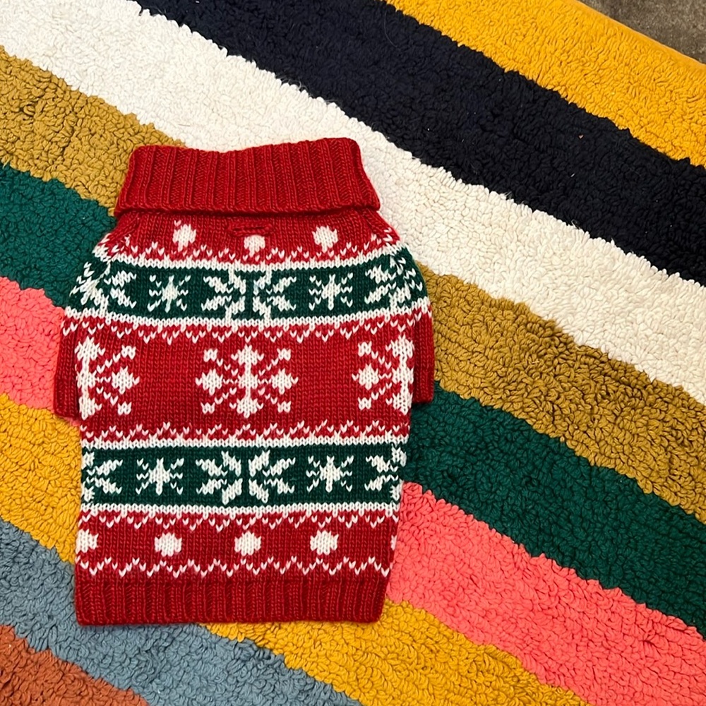 Mark & Graham Knit Dog Sweater ~ Christmas snowflakes - xs